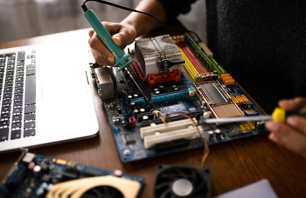 Revitalize Seu Dispositivo com Manutenção Interna Profissional