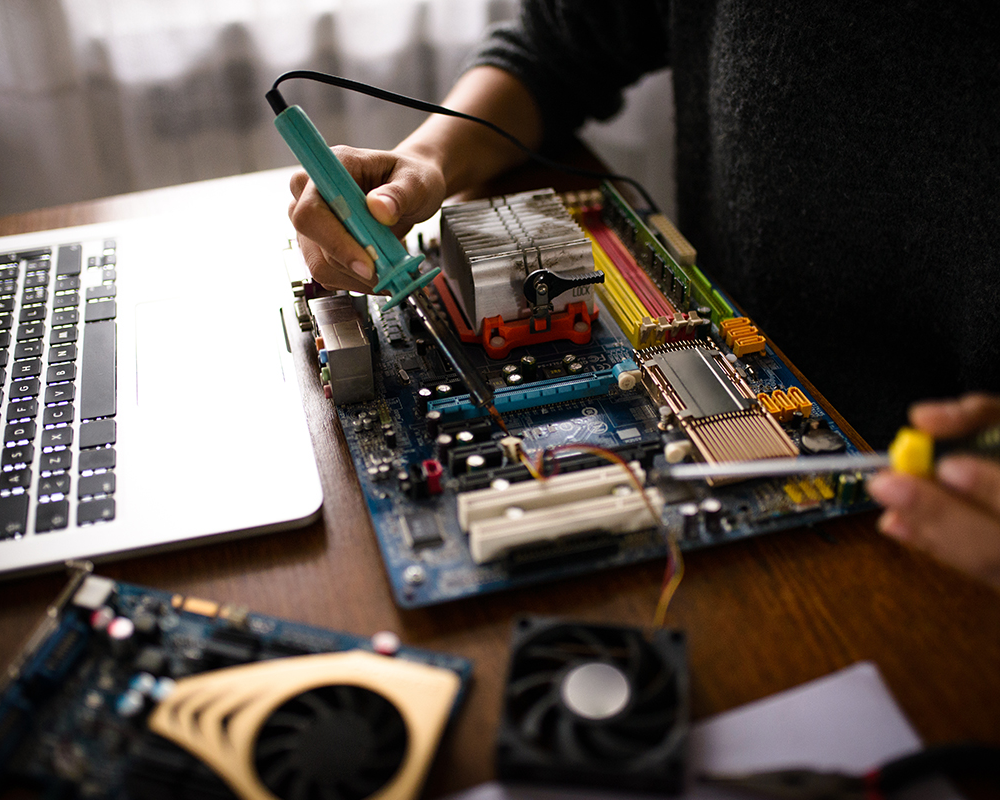 Revitalize Seu Dispositivo com Manutenção Interna Profissional